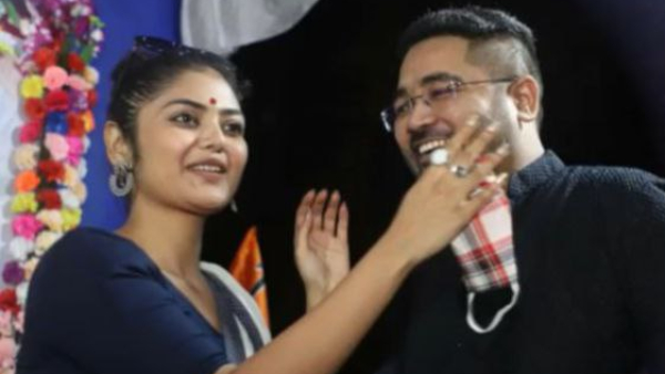 সায়নী ঘোষ কুন্তল ঘোষ সায়নী ঘোষ কুন্তল ঘোষ