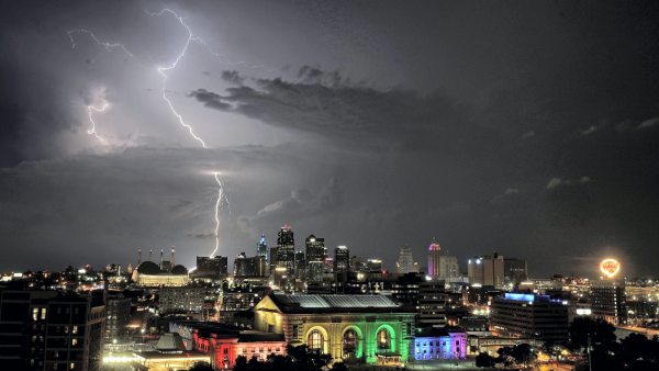 image of lightning
