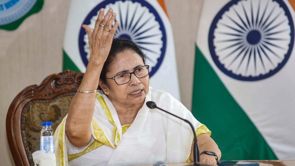 পশ্চিমবঙ্গ দিবস পালনে যুদ্ধ জারি মমতার