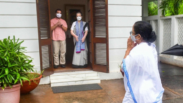image of mamata banerjee and rahul gandhi image of mamata banerjee and rahul gandhi