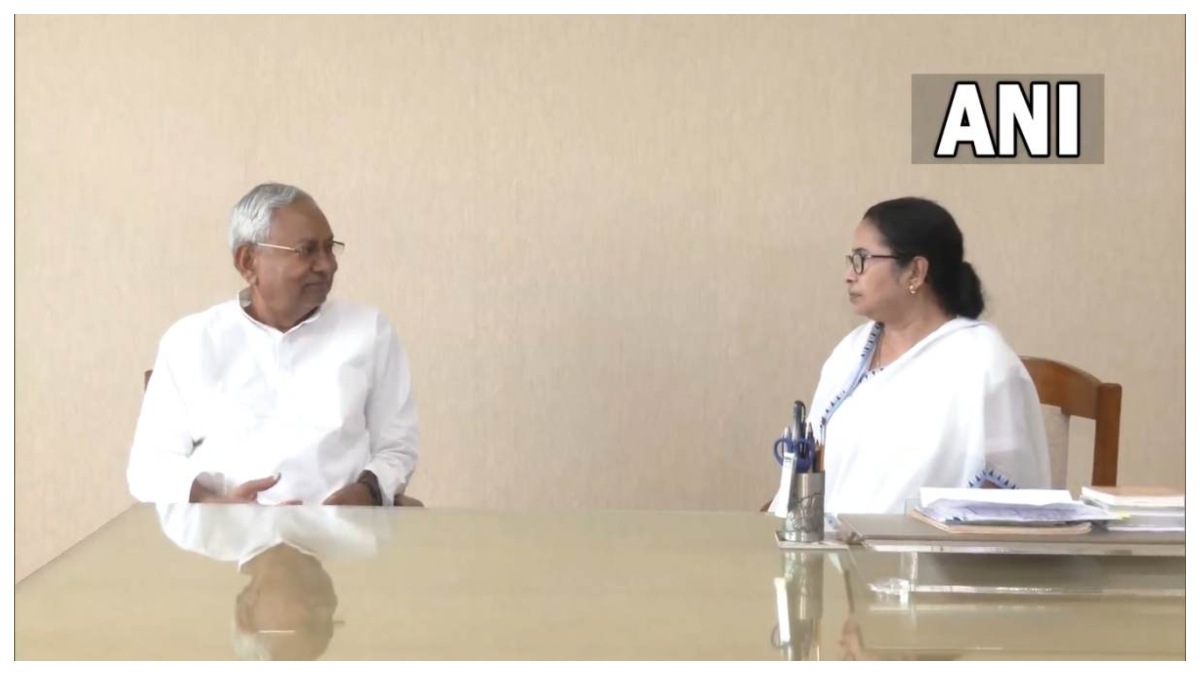 বিরোধী ঐক্য নিয়ে নীতীশ কুমারের উদ্যোগে ধাক্কা! থাকছেন না খাড়গে, রাহুল বিরোধী ঐক্য নিয়ে নীতীশ কুমারের উদ্যোগে ধাক্কা! থাকছেন না খাড়গে, রাহুল