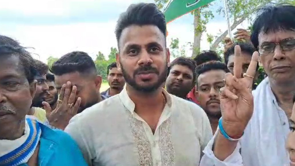 মনোজ তিওয়ারি বাঁকুড়ায় প্রচারে