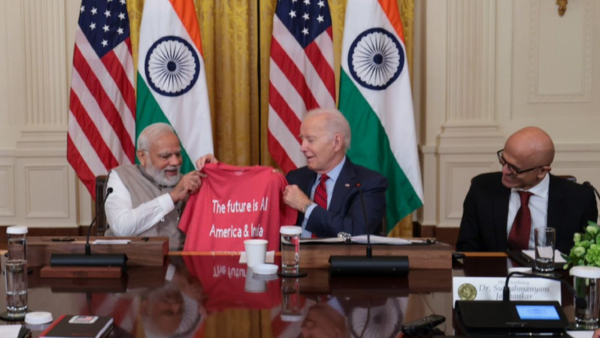 মোদীকে বিশেষ ষ AI টি-শার্ট উপহার বাইডেনের! মোদীকে বিশেষ ষ AI টি-শার্ট উপহার বাইডেনের!