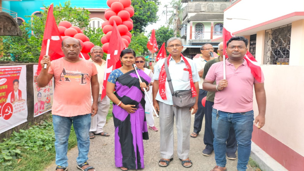 বিজেপি-তৃণমূলের মুখে শুধুই উন্নয়ন বিজেপি-তৃণমূলের মুখে শুধুই উন্নয়ন