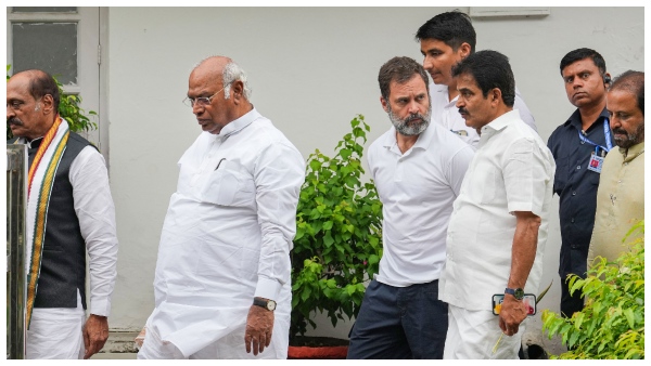 কেসিআর-এর দলে ভাঙন কেসিআর-এর দলে ভাঙন