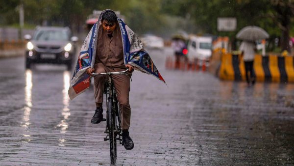 আর ২ দিনের অপেক্ষা, বর্ষা নিয়ে বড় আপডেট দিল IMD আর ২ দিনের অপেক্ষা, বর্ষা নিয়ে বড় আপডেট দিল IMD