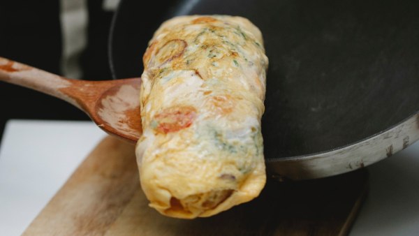 বিখ্যাত kusum rolls-এর সিক্রেট ফাঁস! বিখ্যাত kusum rolls-এর সিক্রেট ফাঁস!