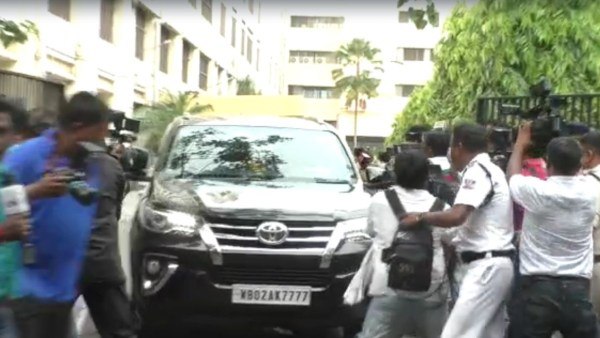 রুজিরার গাড়ি