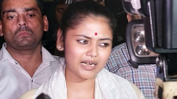 সায়নী ঘোষ