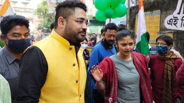 সায়নী ঘোষ কুন্তল ঘোষ সায়নী ঘোষ কুন্তল ঘোষ