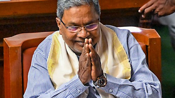 কংগ্রেসের ৫ নির্বাচনী প্রতিশ্রুতি পূরণ এই আর্থিক বছরেই! কংগ্রেসের ৫ নির্বাচনী প্রতিশ্রুতি পূরণ এই আর্থিক বছরেই!