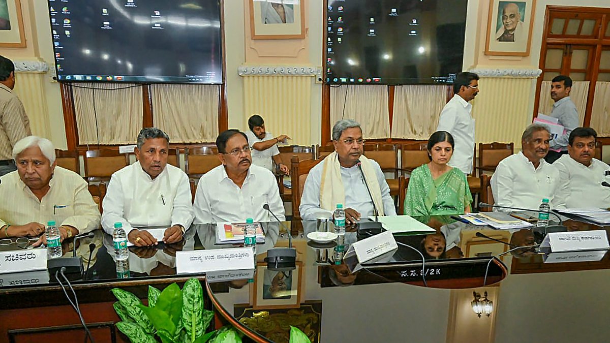 কংগ্রেসের ৫ নির্বাচনী প্রতিশ্রুতি পূরণ এই আর্থিক বছরেই! কংগ্রেসের ৫ নির্বাচনী প্রতিশ্রুতি পূরণ এই আর্থিক বছরেই!