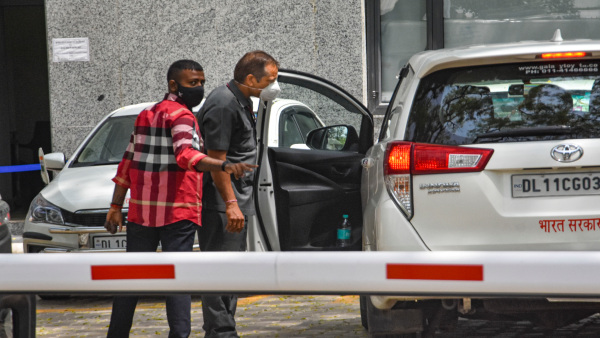 দুর্ঘটনায় ১০ কোটি ক্ষতিপূরণ দিতে চান সুকেশ