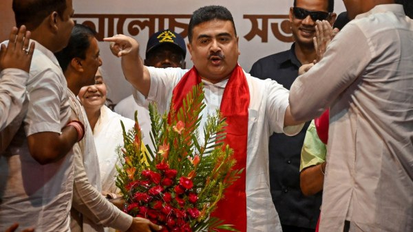অভিষেকের নির্দেশে ‘পদত্যাগী’রাই নির্দল প্রার্থী নন্দীগ্রামে! অভিষেকের নির্দেশে ‘পদত্যাগী’রাই নির্দল প্রার্থী নন্দীগ্রামে!