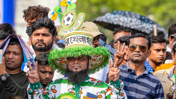 বিজয় উৎসব শুরু তৃণমূলের বিজয় উৎসব শুরু তৃণমূলের