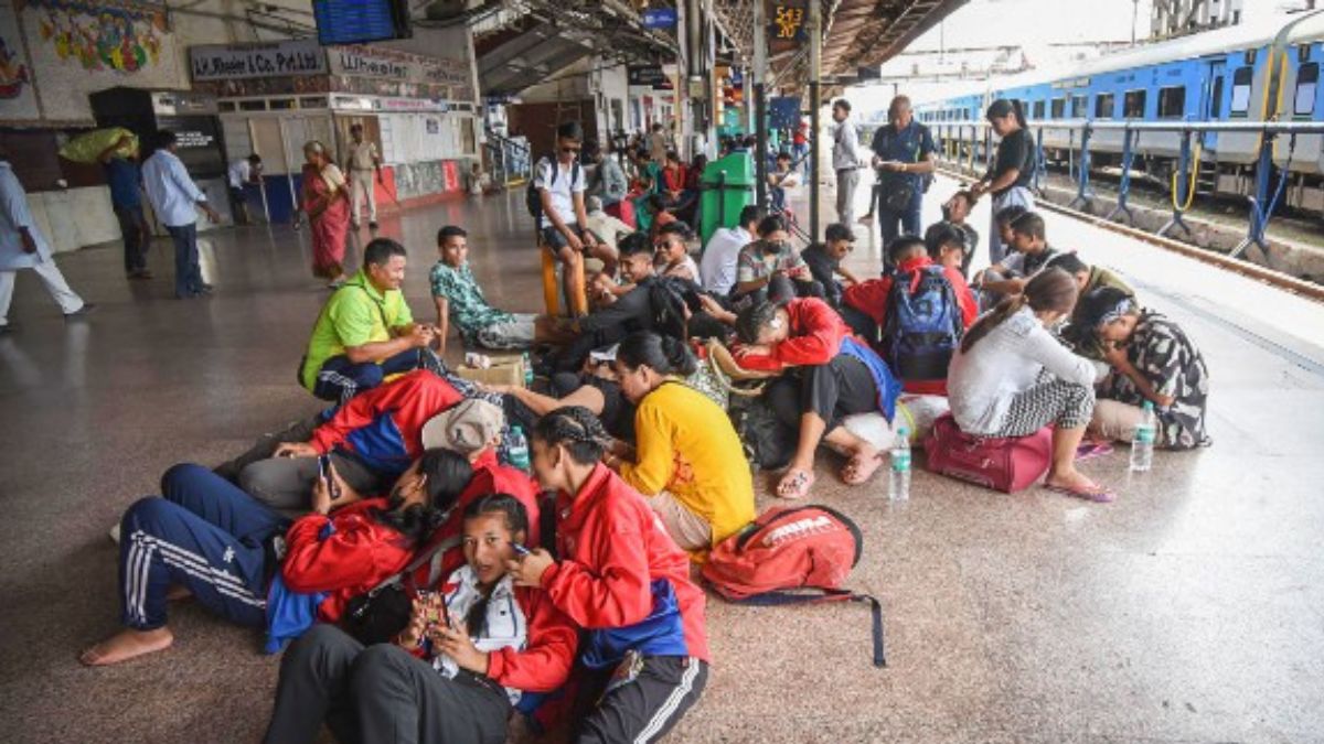 বাতিল একাধিক ট্রেন বাতিল একাধিক ট্রেন