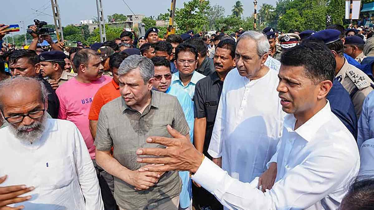Odisha Train Accident: ভারতের দুজন রেলমন্ত্রী দুর্ঘটনার পর পদত্যাগ করেছিলেন, নৈতিকতার দায় নিয়ে Odisha Train Accident: ভারতের দুজন রেলমন্ত্রী দুর্ঘটনার পর পদত্যাগ করেছিলেন, নৈতিকতার দায় নিয়ে
