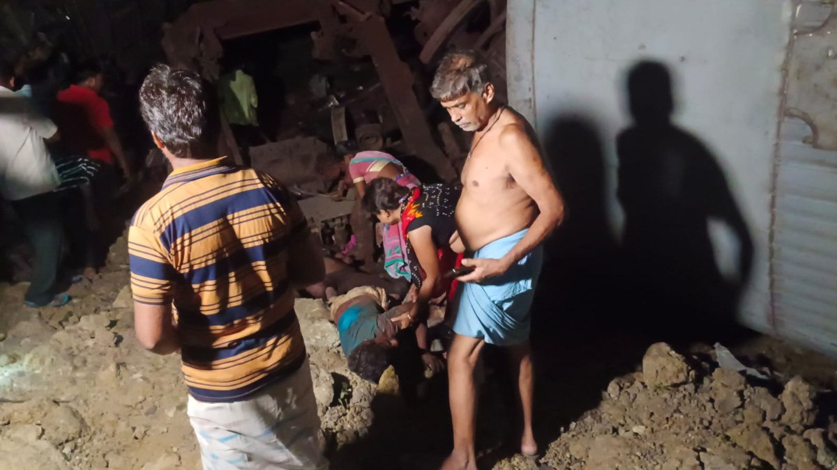 ট্রেন দুর্ঘটনা ট্রেন দুর্ঘটনা