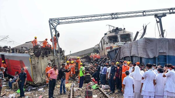 Odisha Train Accident: ইন্টারলকিং সিস্টেমে ইচ্ছাকৃত কারচুপি! দুর্ঘটনা না ষড়যন্ত্র উত্তর খুঁজতে ঘটনাস্থলে CBI Odisha Train Accident: ইন্টারলকিং সিস্টেমে ইচ্ছাকৃত কারচুপি! দুর্ঘটনা না ষড়যন্ত্র উত্তর খুঁজতে ঘটনাস্থলে CBI