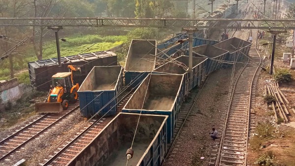 মালগাড়ি বেলাইন