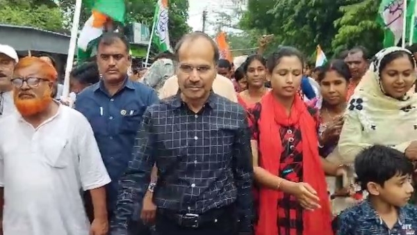 প্রচারে ঝড় অধীরের