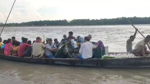 আলিপুরদুয়ারে নদী পেরিয়ে আলিপুরদুয়ারে নদী পেরিয়ে