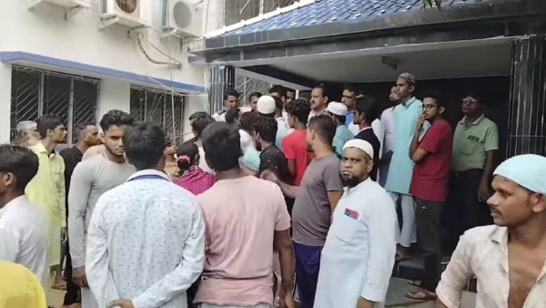 Bhatpara Municipality: ভাটপাড়ার চেয়ারপার্সনকে নিয়ে ক্ষোভ পেনশনভোগীদের