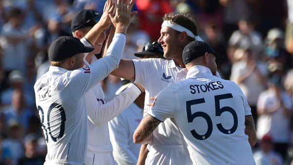 Stuart Broad: স্টুয়ার্ট ব্রডের আচমকা অবসর ঘোষণা