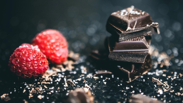  Dark Chocolate Benefits