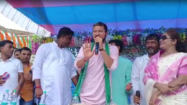 প্রচারের মঞ্চ থেকে হুঙ্কার দেবাংশুর প্রচারের মঞ্চ থেকে হুঙ্কার দেবাংশুর