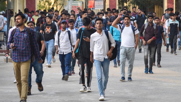 Freelance Jobs: ফ্রিলান্সে এই কাজগুলি করে লাখে কামান!