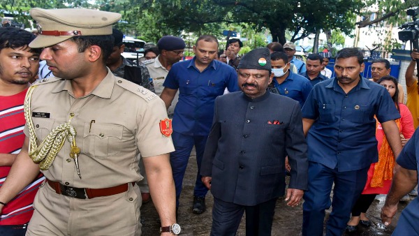এবার ভোটে ভ্রাম্যমান রাজভবন এবার ভোটে ভ্রাম্যমান রাজভবন