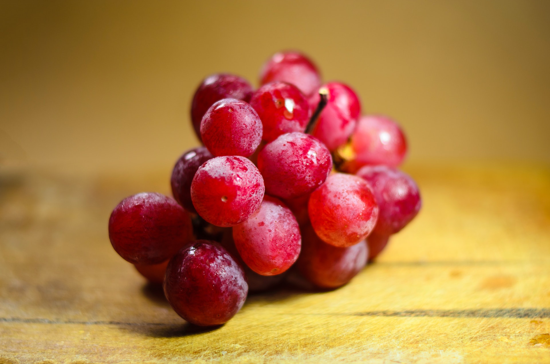 Fruits to Avoid in Monsoon Fruits to Avoid in Monsoon