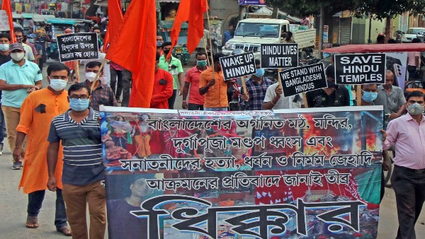 বাংলাদেশে হিন্দু মন্দির দেবদেবীর মূর্তি ভাঙচুর