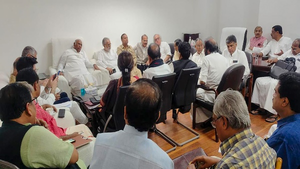 মোদী সরকারের বিরুদ্ধে অনাস্থা