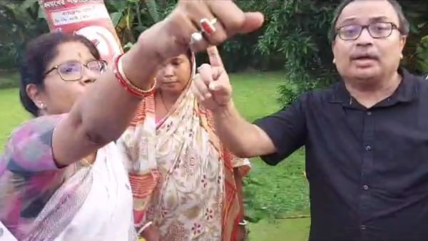 নন্দীগ্রামে ঘরছাড়াদের ঘরে ফেরাল তৃণমূল নন্দীগ্রামে ঘরছাড়াদের ঘরে ফেরাল তৃণমূল