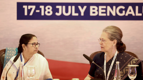 Bengaluru Opposition Meeting: মমতার ছবি ভাইরাল, সেটিং কটাক্ষ বিজেপির