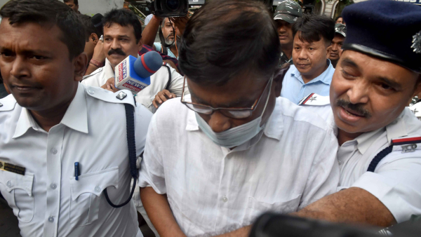 Suvendu On Justice Ganguly: মানিক-মধুসূদন নিয়ে কড়া বিচারপতি গঙ্গোপাধ্যায় Suvendu On Justice Ganguly: মানিক-মধুসূদন নিয়ে কড়া বিচারপতি গঙ্গোপাধ্যায়