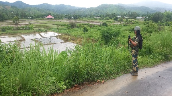 গোলাগুলি-হিংসার কোপে মণিপুরের চাষাবাদ