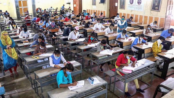 Recruitment Exam: মধ্যপ্রদেশে ব্যাপমের ছায়া, নিয়োগ দুর্নীতিতে বিদ্ধ বিজেপি!