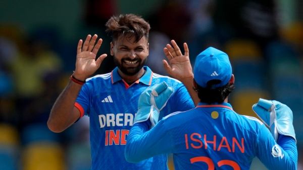 India vs West Indies First ODI: কুলদীপ-জাদেজার ঘূর্ণিতে কুপোকাত ওয়েস্ট ইন্ডিজ