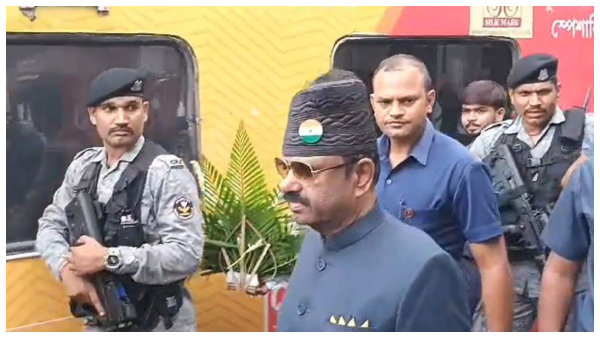 মুর্শিদাবাদ সফরে রাজ্যপাল সিভি আনন্দ বোস মুর্শিদাবাদ সফরে রাজ্যপাল সিভি আনন্দ বোস