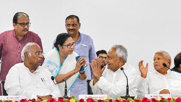 বিরোধী বৈঠকে মমতা বন্দ্যোপাধ্যায়