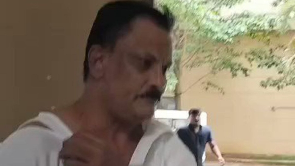 পুনে প্রিন্সিপাল আক্রান্ত পুনে প্রিন্সিপাল আক্রান্ত