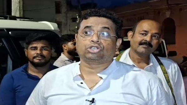 সৌমিত্র খাঁকে নিয়ে জল্পনা