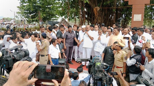 খেলা ঘুরিয়ে দেবেন শরদ? খেলা ঘুরিয়ে দেবেন শরদ?