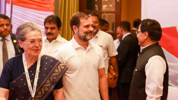 বিপদ এড়ালেন রাহুল-সোনিয়া! বিপদ এড়ালেন রাহুল-সোনিয়া!