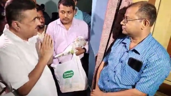 Panchayat Election 2023: শুভেন্দুর গান্ধীগিরি! বিডিওদের দিচ্ছেন কালো গোলাপ ও মিষ্টি