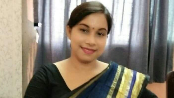 SSC Scam: সুপ্রিম কোর্টের নির্দেশে স্কুল শিক্ষিকার চাকরি হারালেন সাংবাদিকের স্ত্রী SSC Scam: সুপ্রিম কোর্টের নির্দেশে স্কুল শিক্ষিকার চাকরি হারালেন সাংবাদিকের স্ত্রী