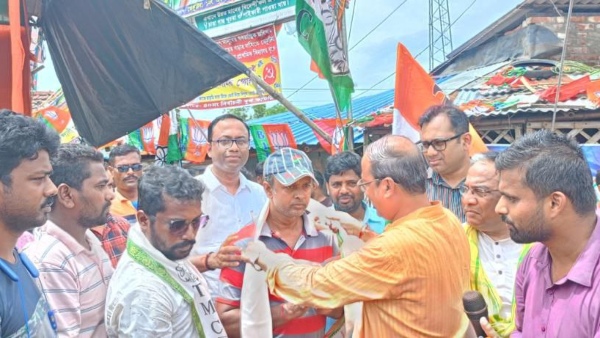 নন্দীগ্রামে বিজেপিতে ভাঙন ধরাল তৃণমূল নন্দীগ্রামে বিজেপিতে ভাঙন ধরাল তৃণমূল